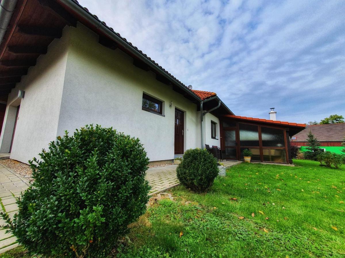 Domek Cisarsky Villa Sluknov Exterior photo
